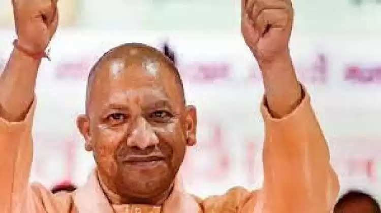 गोरखपुर में CM योगी आदित्यनाथ आगे - शुरुआती रुझानों में BJP को बहुमत