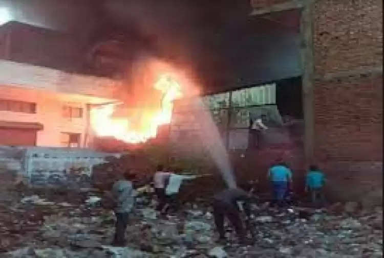 Haryana : सोनीपत में हादसा,चार फैक्ट्रियों में लगी आग, बचने के लिए मजदूरों ने छत से लगाई छलांग, दो को आई चोट