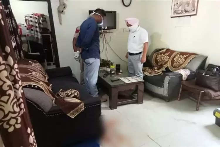 रिटायर्ड पुलिस अफसर ने दिया वारदात को अंजाम, पटक-पटक कर पत्नी को उतारा मौत के घाट