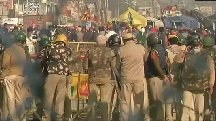 कृषि कानूनों के खिलाफ प्रदर्शन से हंगामा? दिल्ली की फिर ‘किलेबंदी, एक्शन में पुलिस, बॉर्डर बंद होने से लोग परेशान