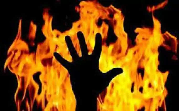 बङी खबर :40 साल के व्यक्ति ने खुद को खाट पर बांधकर लगाई आग, मौत