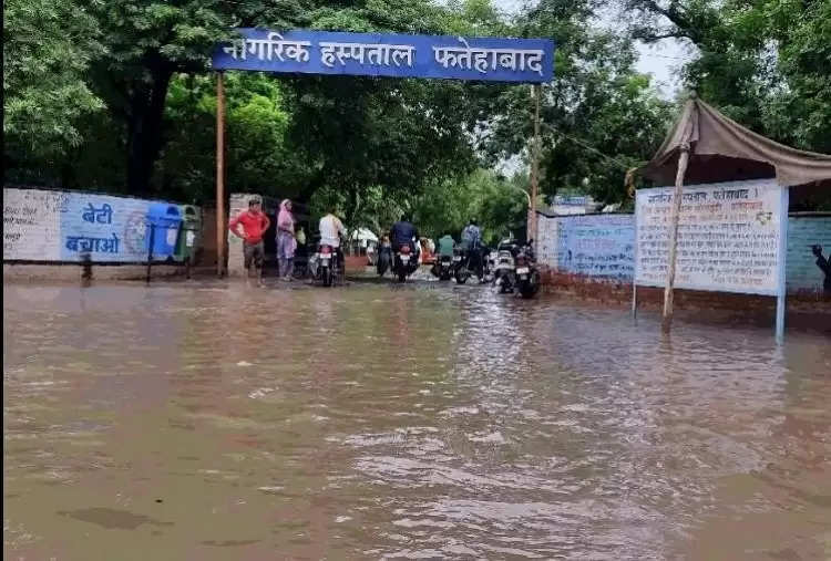 फतेहाबाद जिले में बाढ़ जैसे हालात, तीन की गई जान