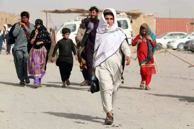 तालिबान के डर से बेघर हुए अफगानों को इन देशों ने दी पनाह