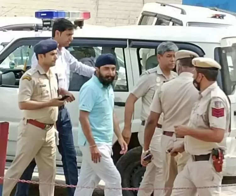 बग्गा की गिरफ्तारी को लेकर हुआ घमासान, हरियाणा-पंजाब और दिल्ली की पुलिस आई आमने सामने, सुबह से शाम तक चला हाई वोल्टेज ड्रामा