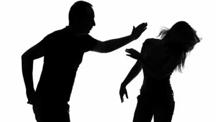 घर में घुस कर पति-पत्नी से मारपीट का आरोप