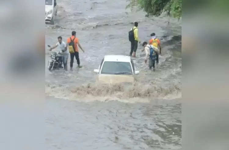 हरियाणा में अगले 24 घंटों में होगी भारी बारिश, झज्जर और रोहतक समेत इन जिलों अलर्ट जारी