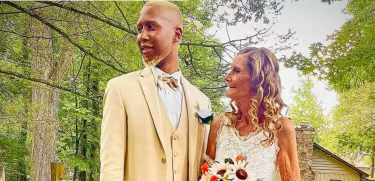 17 बच्चों की दादी ने 24 साल के युवक से रचाई शादी