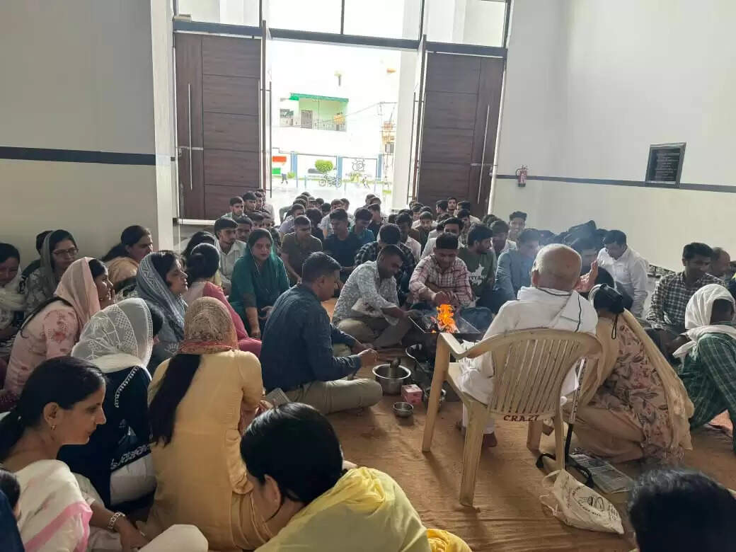 सीआरए महाविद्यालय में यज्ञ हवन अनुष्ठान द्वारा नये शैक्षणिक सत्र का शुभारंभ।